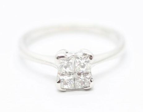 Zlatý prsten s diamanty