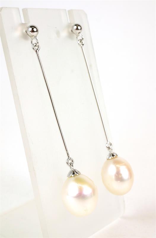 Stříbrné visací náušnice s perlami
