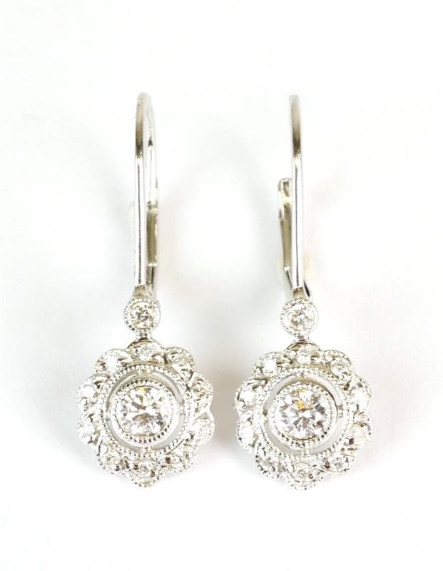 Zlaté náušnice s diamanty