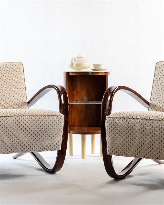 KŘESLA H-269-J. HALABALA