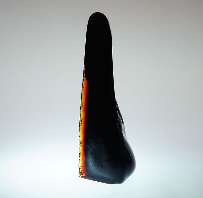 Granátový rubín  tavený objekt - váza na jeden květ