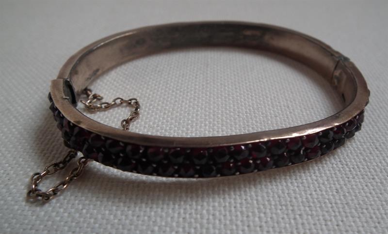 Granátový náramek - dvojřadý.