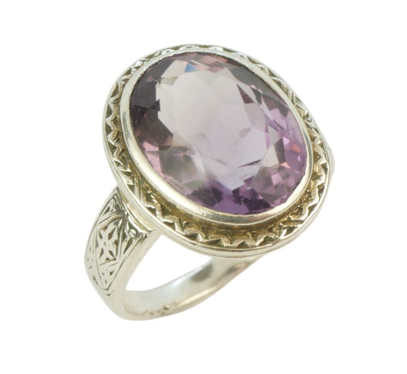 Stříbrný prsten s ametystem