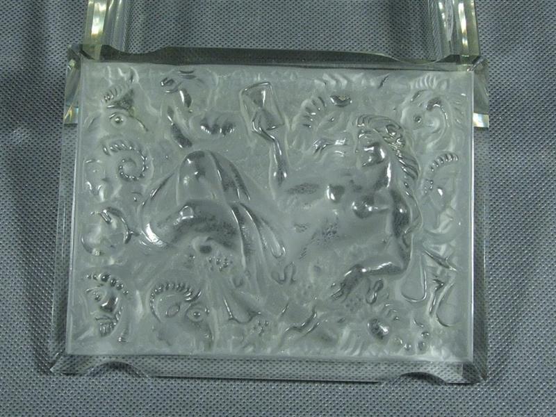 Doza Žena a měsíční znamení ,sklo 10*13cm Severní Čechy