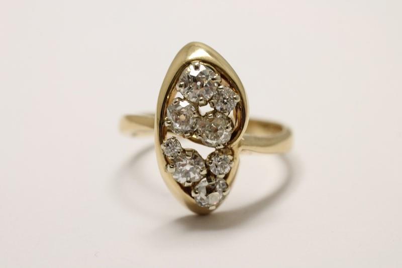 Zlatý prsten s diamanty