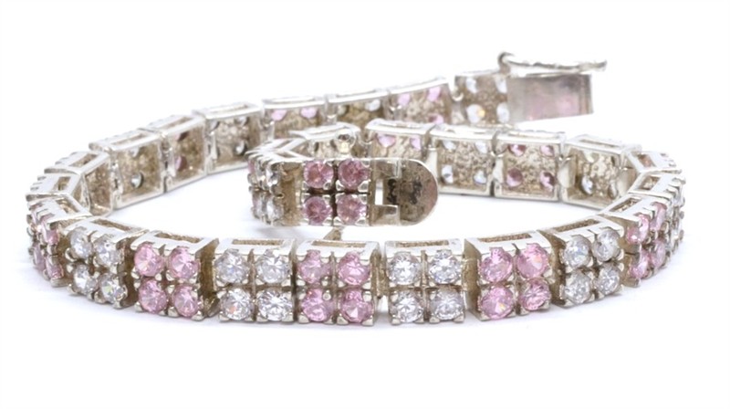 Stříbrný náramek se zirkony