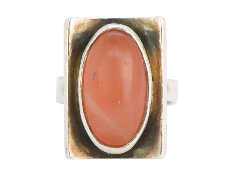 Stříbrný prsten s růženínem N.E. FROM