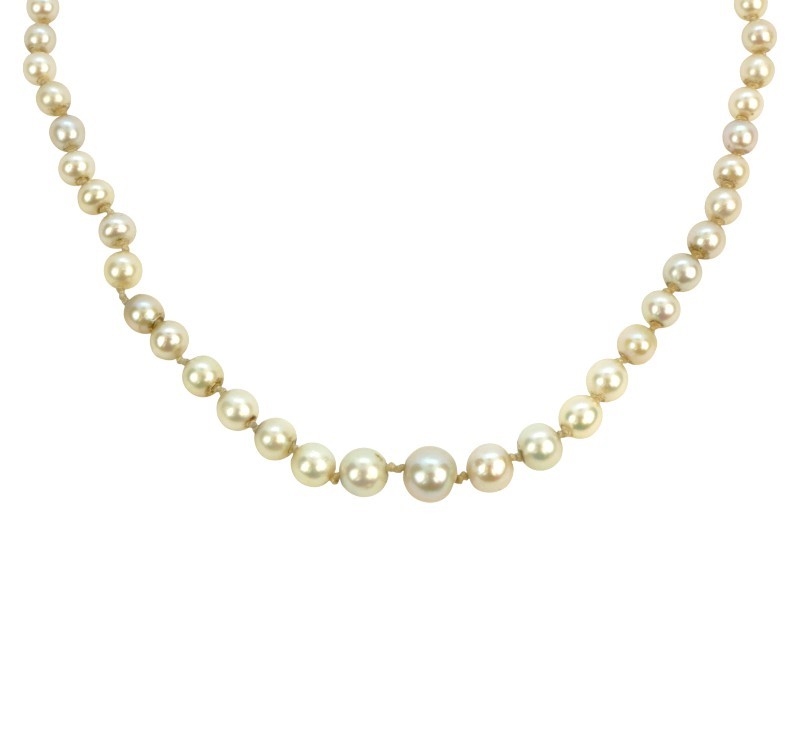 Perlový náhrdelník se zlatým zapínáním a brilianty