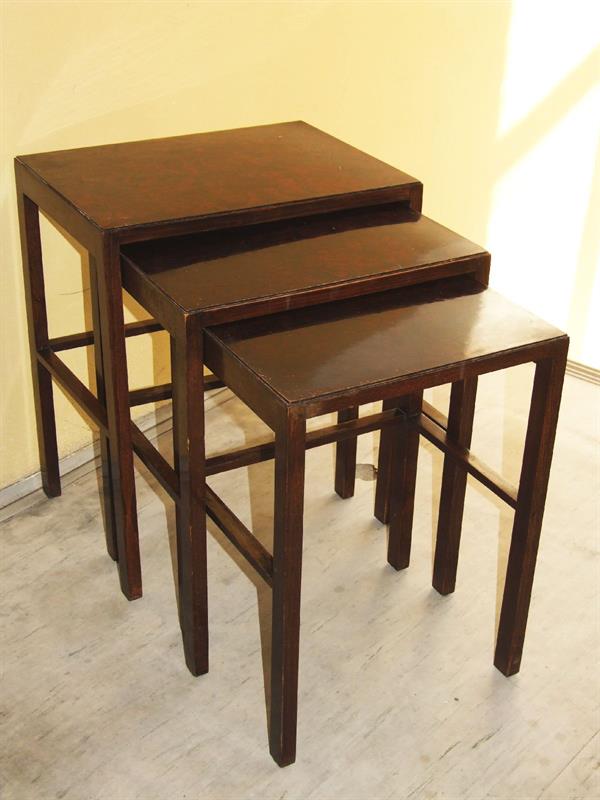 Funkcionalismus hnízdové stolky 3 ks J. HALABALA