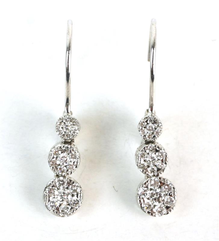 Zlaté visací náušnice s brilianty