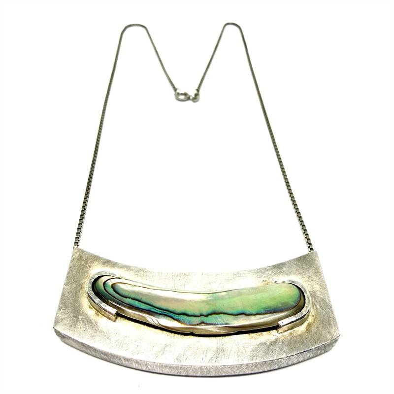 Originální stříbrný náhrdelník s perletí