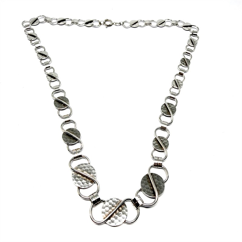 Stříbrný designový náhrdelník