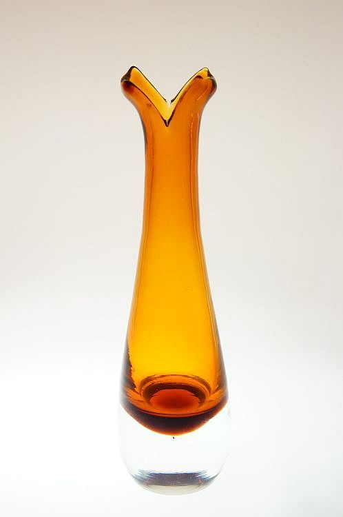 Váza na jeden květ - Milan METELÁK, sklárna Harrachov