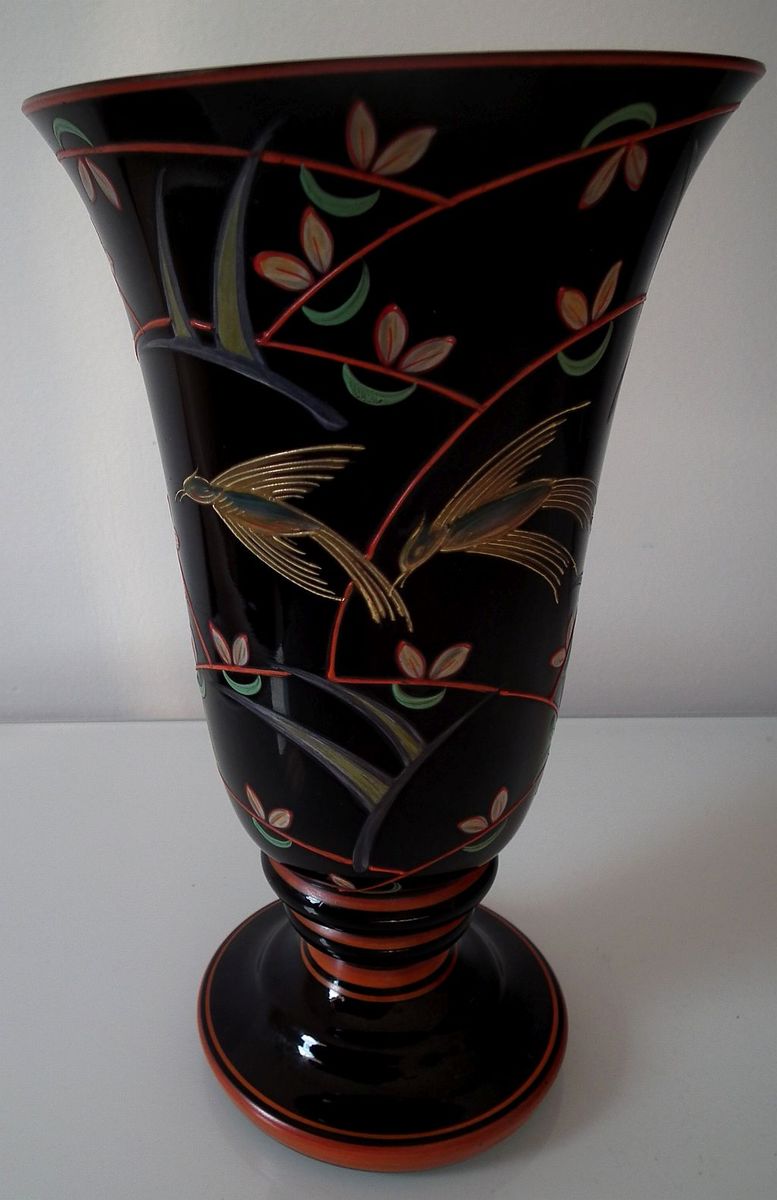 Váza, černé sklo.