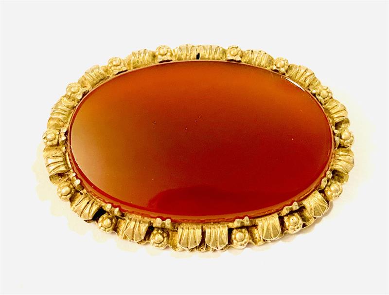 Stříbrná art-deco brož s karneolem