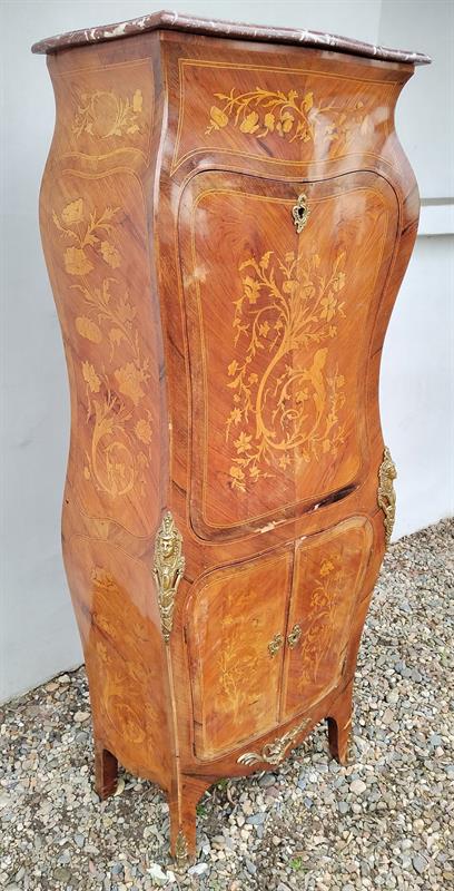 Sekretář intarzovaný