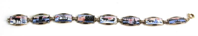 Stříbrný náramek s motivy lodí