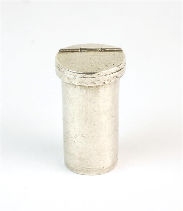 Stříbrná dózička