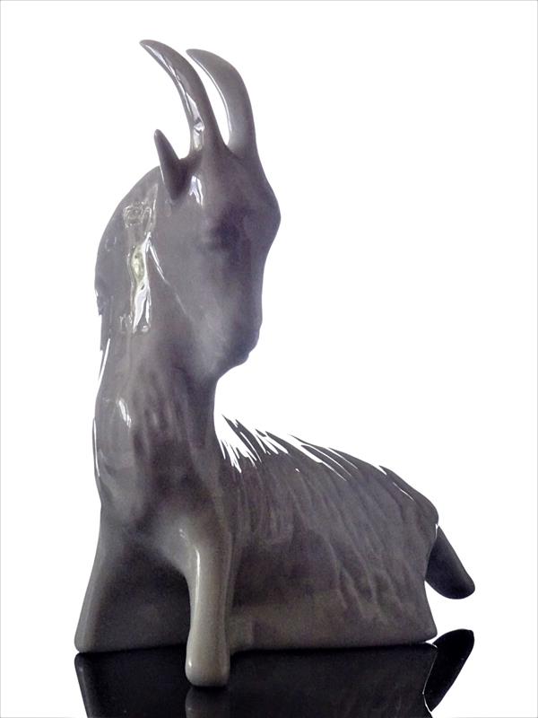 Kozel, plastika Royal Dux