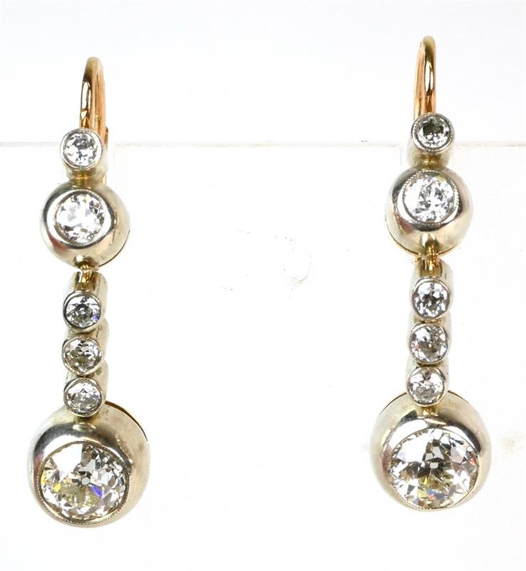 Zlaté náušnice s brilianty