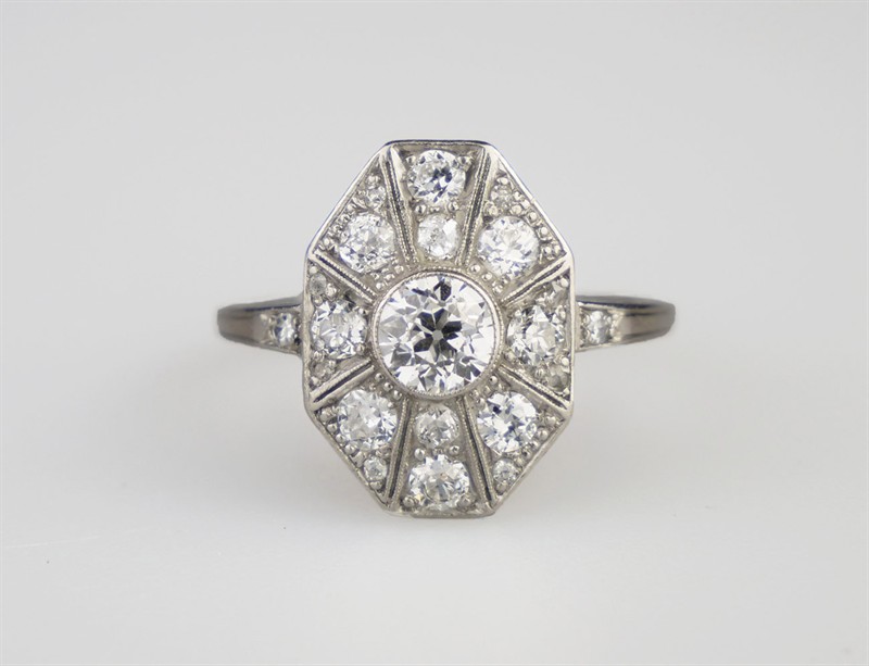 Art deco zlatý prsten s diamanty