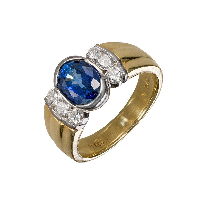 Zlatý prsten s přírodními diamanty a přírodním safírem