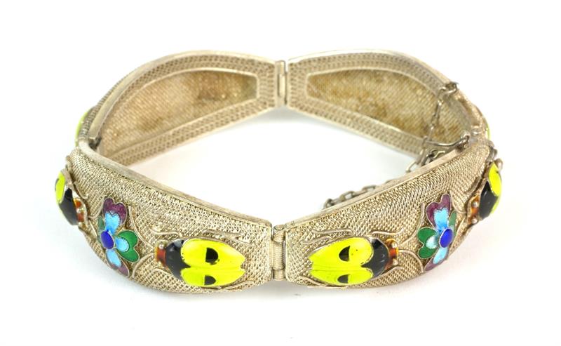 Stříbrný náramek s vegetabilním dekorem