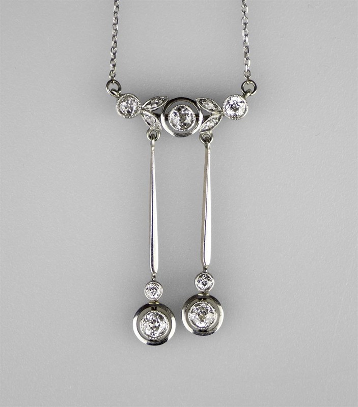 Zlatý art-deco kolier s diamanty