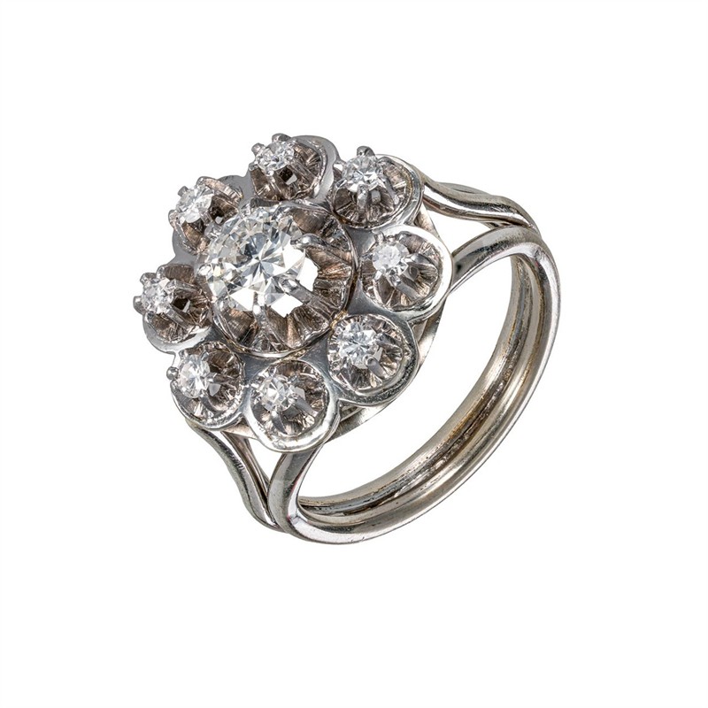 Zlatý prsten s přírodními diamanty (0,67 ct, vzácně bílý)