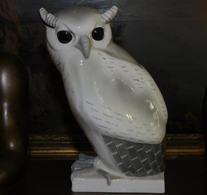 ROSA NEUWIRTH - SOVA. Keramická plastika.