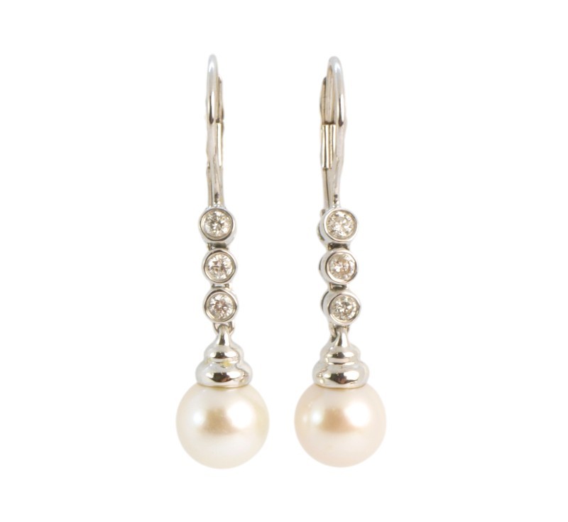 Zlaté náušnice s perlami a diamanty