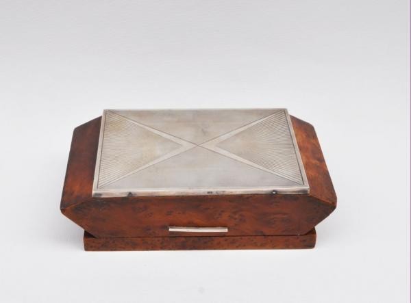 Kubistická kazeta na cigarety