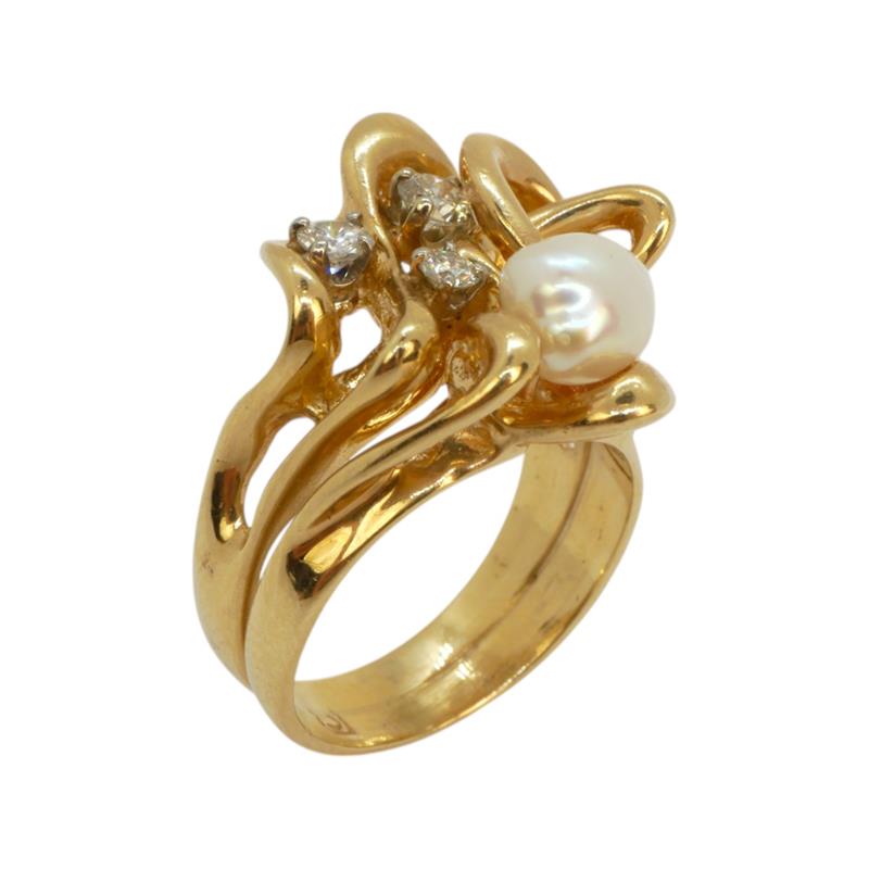 Zlatý prsten s brilianty a perlou