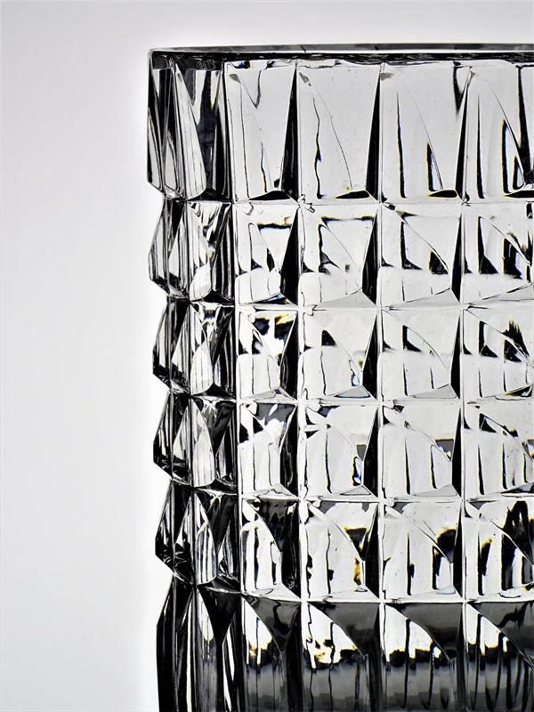 Miloš Filip, broušená váza, 60. léta