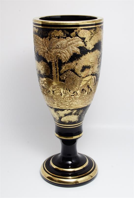 Hyalitová váza s motivem Lev a lvice, snad Moser, Haida..