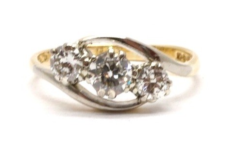 Zlatý prsten s diamanty