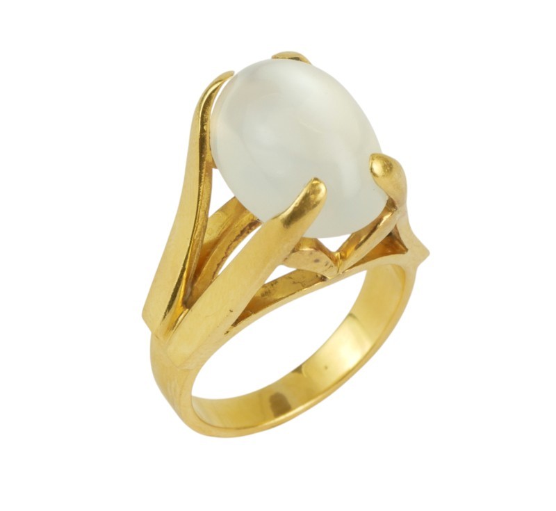 Zlatý prsten s kočičím okem