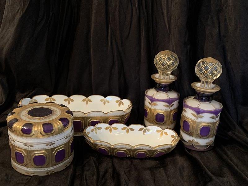 Starožitna´ toaletní  souprava