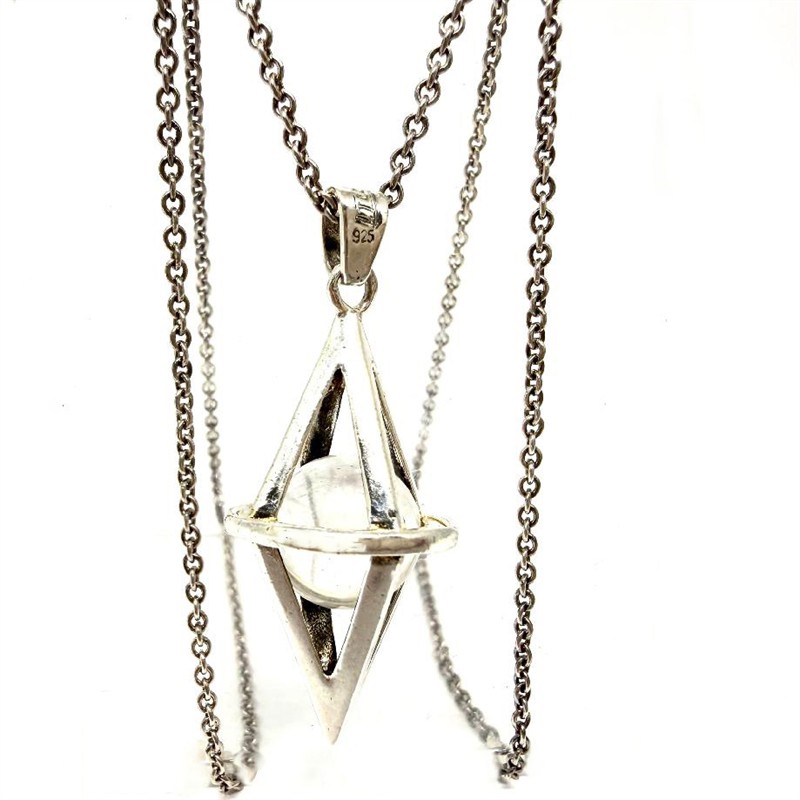 Originální stříbrný náhrdelník