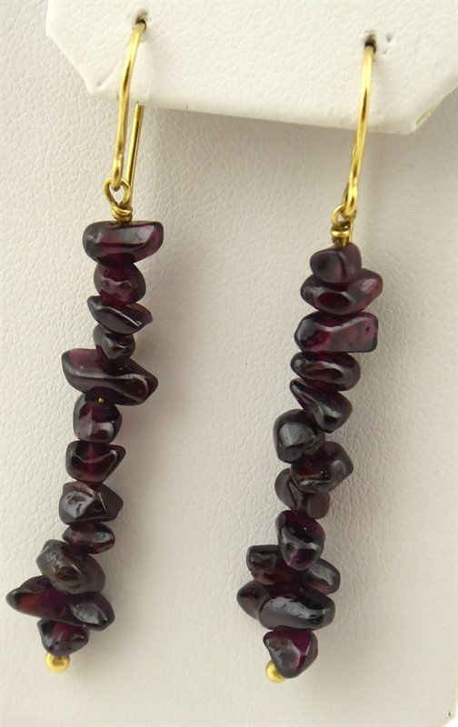 Zlaté ověskové náušnice s přírodními almandiny