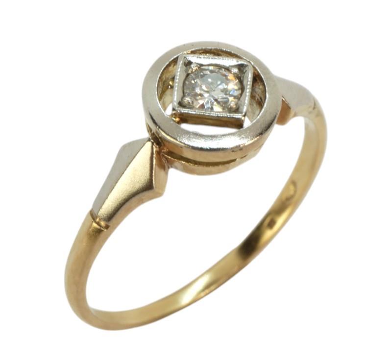 Zlatý prsten s briliantem