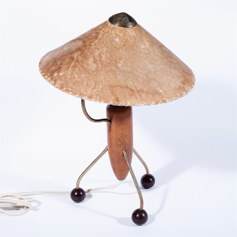 Lampička na 3 nožkách