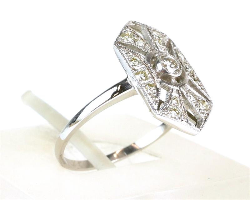 Zlatý prsten s brilianty