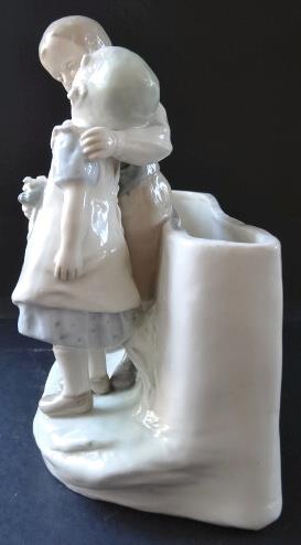 Oválný nástolec, s dětmi - Amphora