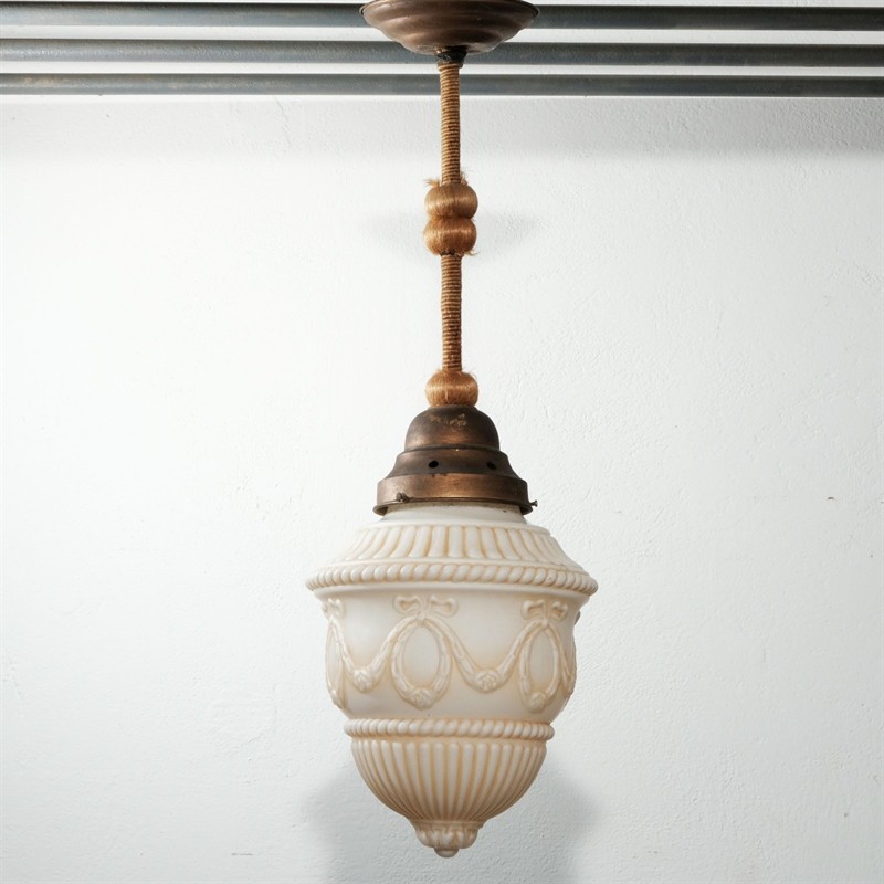 Nástropní secesní lampa