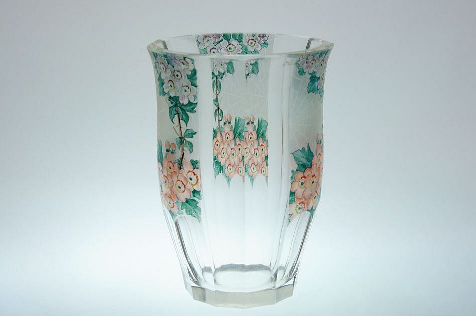 Malovaná a fazetově broušená váza ve stylu ART - DECO