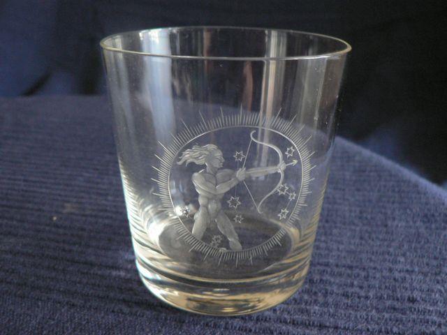 Sklenice řezaná, Střelec