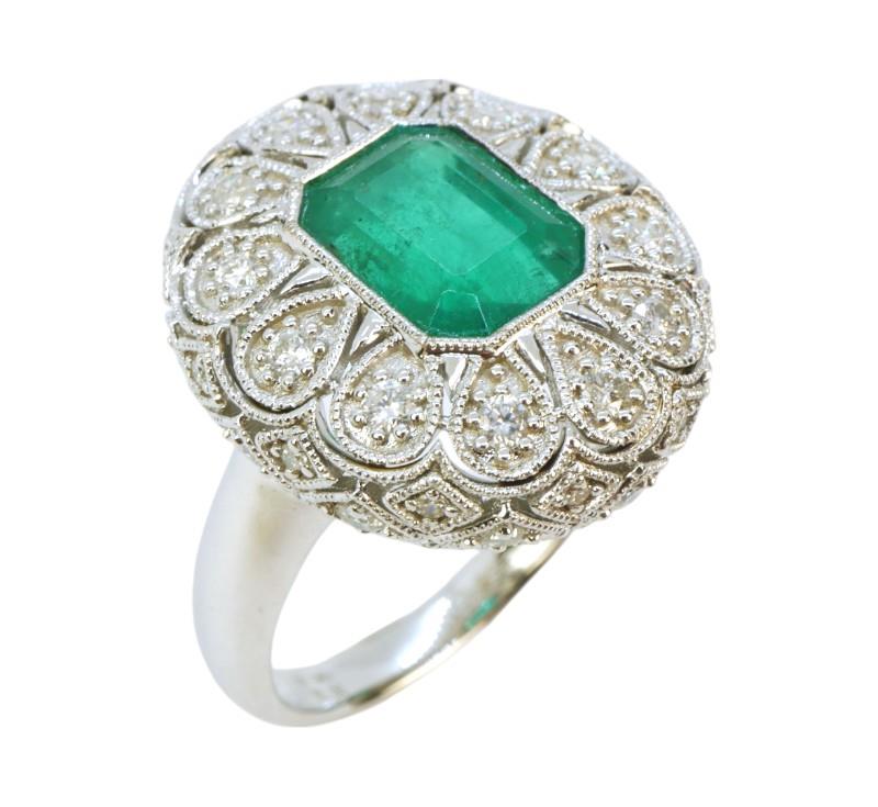 Zlatý prsten se smaragdem a brilianty