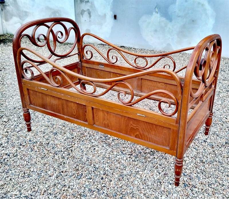 Dětská mostylka Thonet