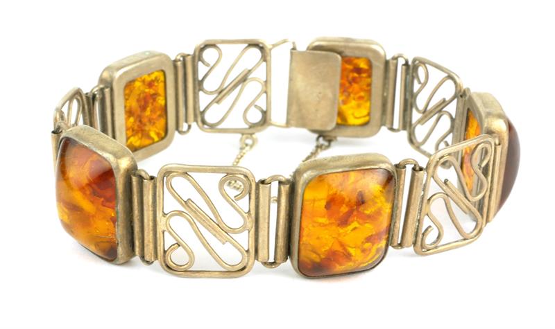 Stříbrný náramek s jantary